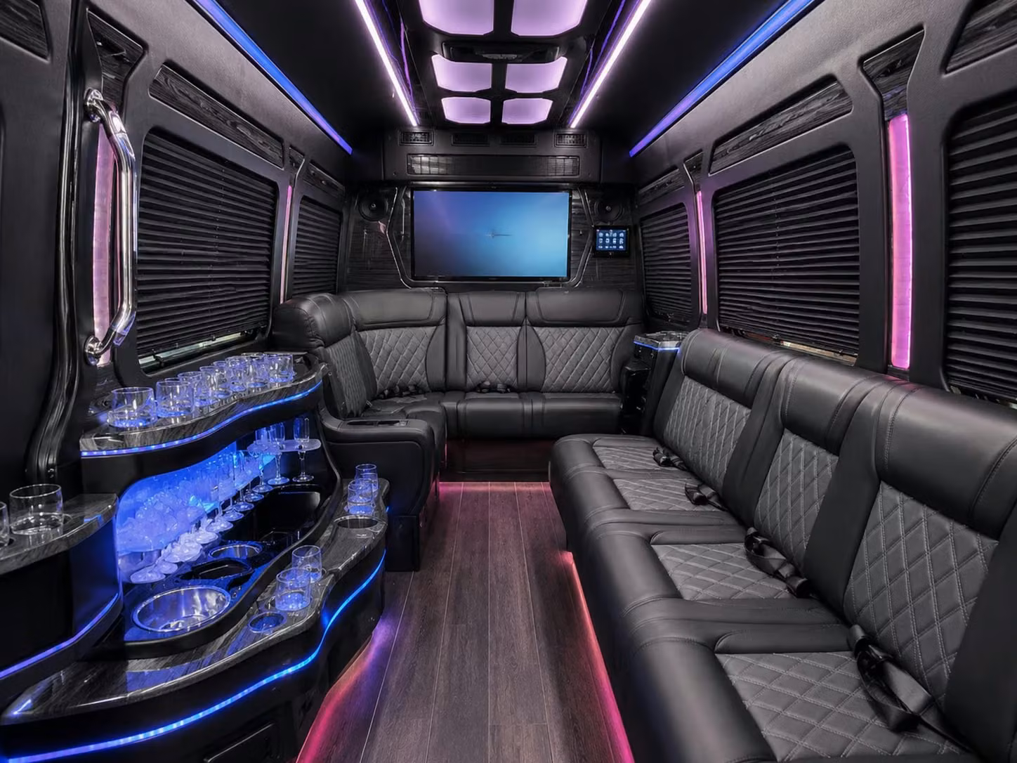 corporate retreat and team building transportation in savannah
