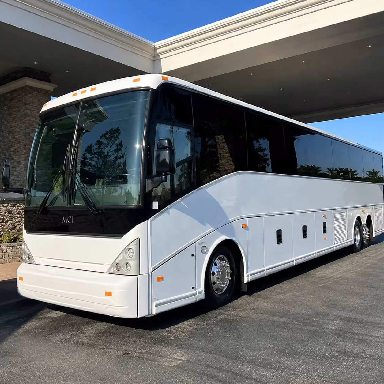 group airport shuttle services to and from savannah hilton head international airport